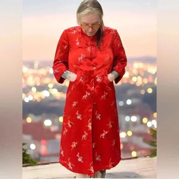 Vintage Royal red Embroidered Kimono Robe Coat-36 - Picture 1 of 13